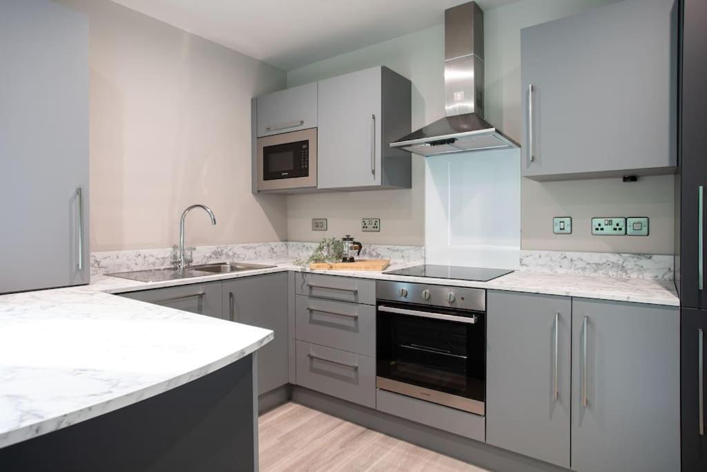 Stunning 2Br Next To The City Airport Bhd - Free Parking Belfast Exterior photo