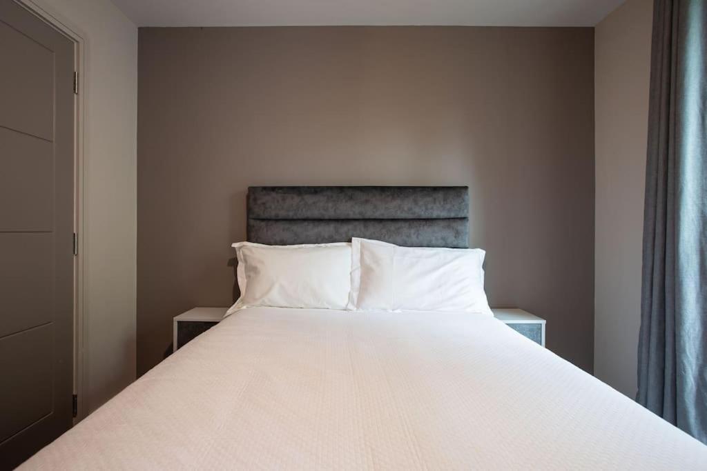 Stunning 2Br Next To The City Airport Bhd - Free Parking Belfast Exterior photo